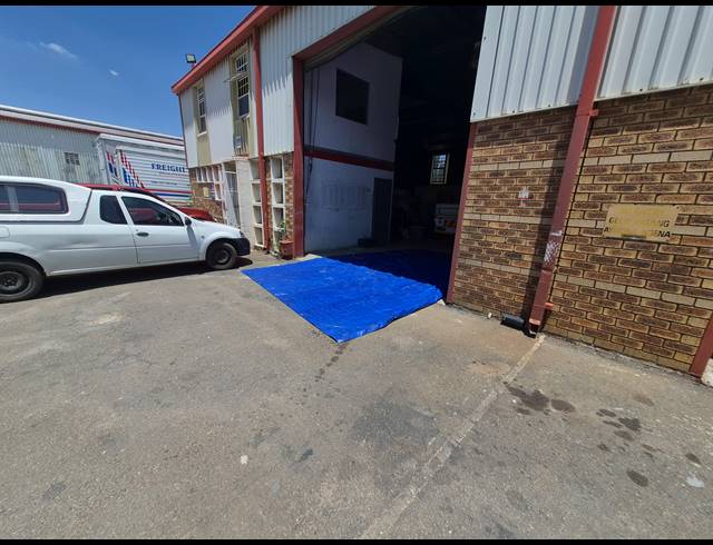 9,000M² WAREHOUSE FOR SALE IN DENVER